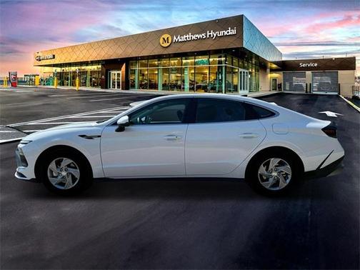 2025 Hyundai SONATA SE