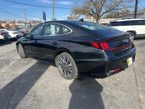 2022 Hyundai SONATA Limited