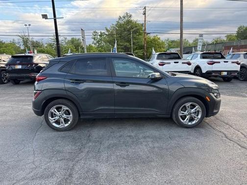 2022 Hyundai KONA SEL