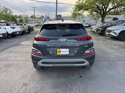 2022 Hyundai KONA SEL