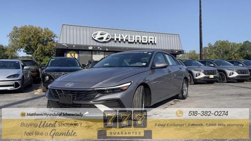 2025 Hyundai ELANTRA SE