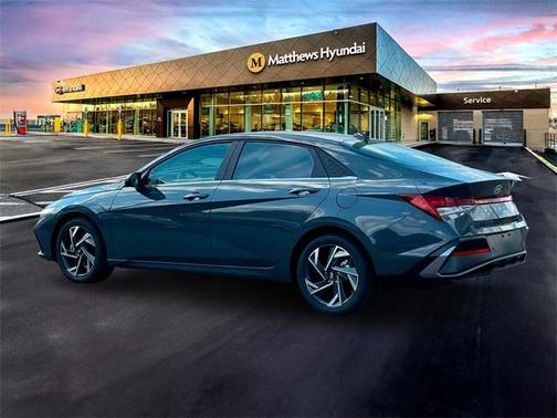 2025 Hyundai ELANTRA Limited