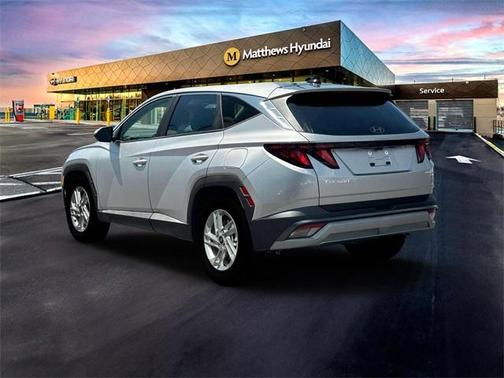 2025 Hyundai TUCSON SE