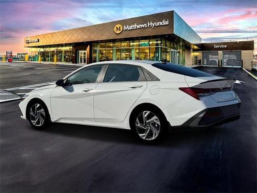 2025 Hyundai ELANTRA HEV SEL Sport