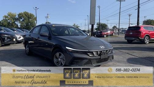 2025 Hyundai ELANTRA SE