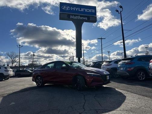 2023 Hyundai ELANTRA SEL