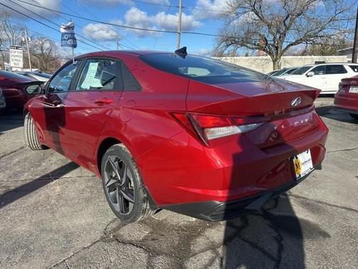 2023 Hyundai ELANTRA SEL