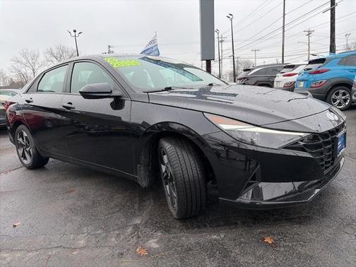 2023 Hyundai ELANTRA SEL