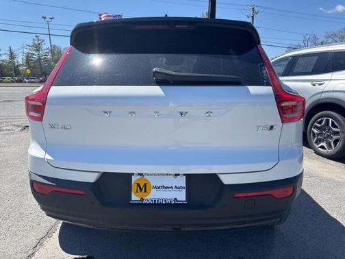 2021 Volvo XC40 T5 R-Design