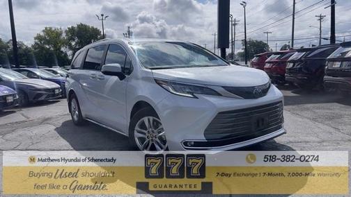 2023 Toyota Sienna Limited