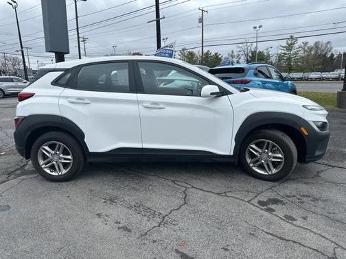 2022 Hyundai KONA SE