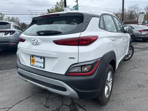 2022 Hyundai KONA SE