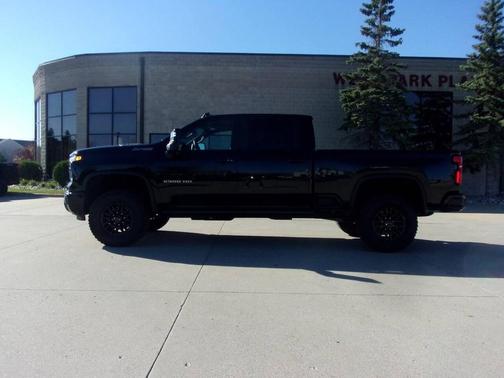 2025 Chevrolet Silverado 2500 ZR2 4x4 4dr Crew Cab SB