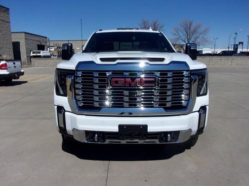 2024 GMC Sierra 2500 Denali