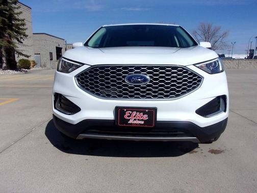 White 2024 Ford Edge SEL
