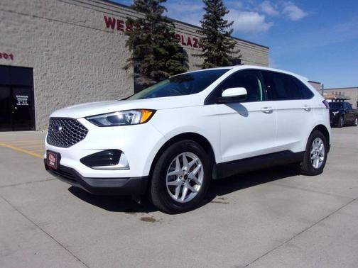 White 2024 Ford Edge SEL