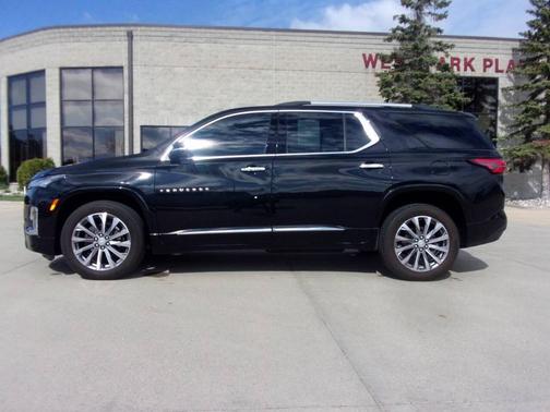 Black 2023 Chevrolet Traverse Premier