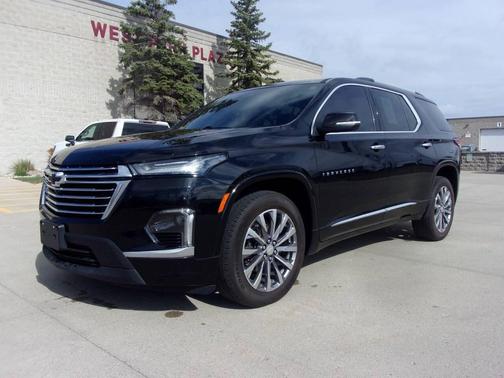 Black 2023 Chevrolet Traverse Premier