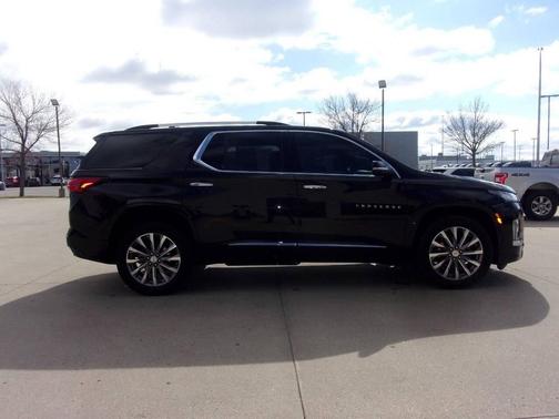 Black 2023 Chevrolet Traverse Premier