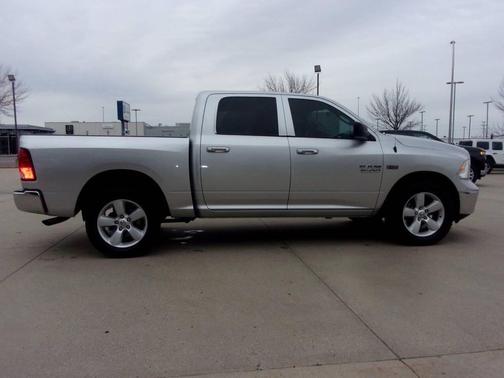 2017 RAM 1500 SLT