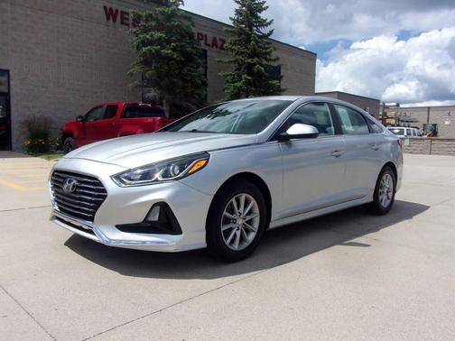 Silver 2018 Hyundai SONATA SE