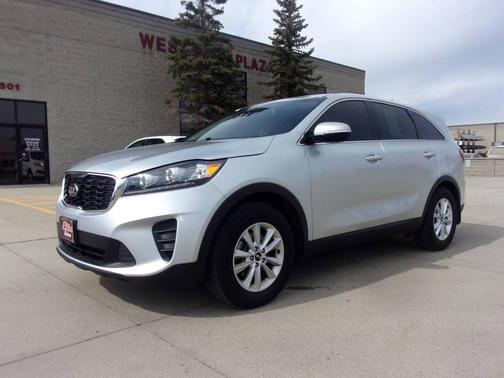 Silver 2019 Kia Sorento LX