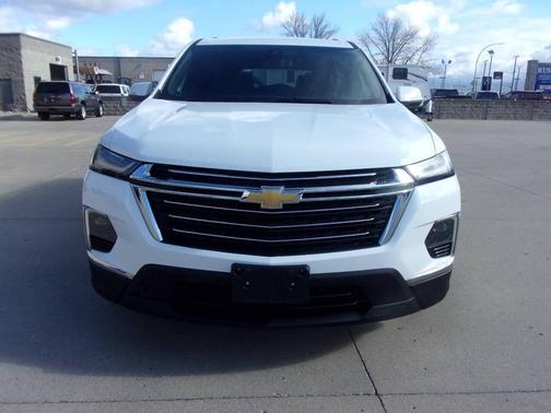 White 2023 Chevrolet Traverse LT Cloth