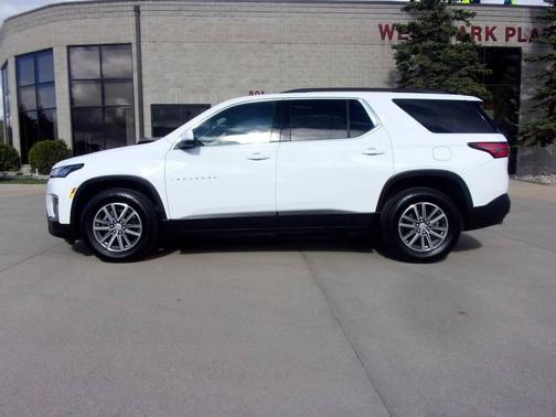 White 2023 Chevrolet Traverse LT Cloth