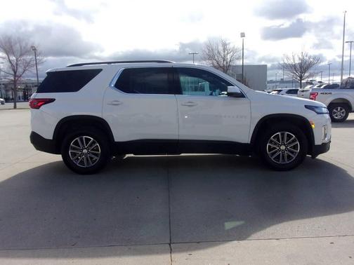 White 2023 Chevrolet Traverse LT Cloth