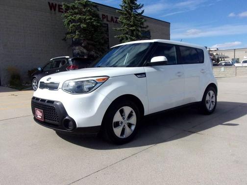 White 2016 Kia Soul Base
