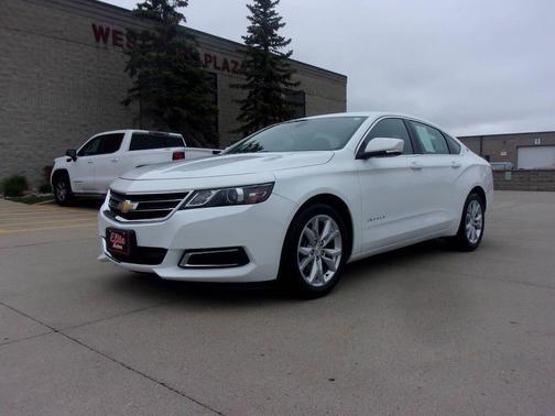 White 2016 Chevrolet Impala LT