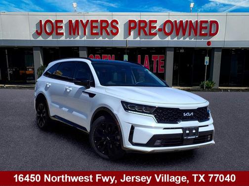 Glacial White Pearl 2023 Kia Sorento SX