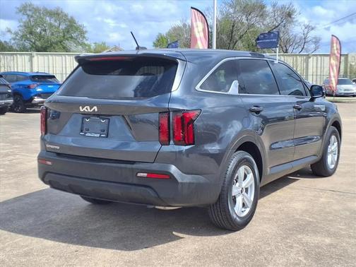 2023 Kia Sorento LX