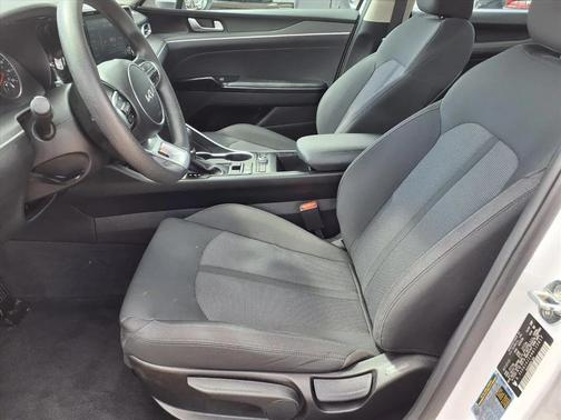 2022 Kia K5 LXS