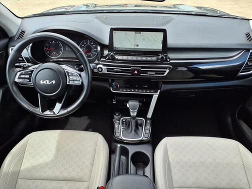 2022 Kia Seltos EX