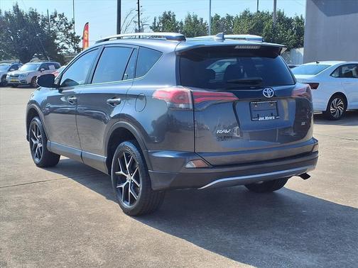 2018 Toyota RAV4 SE
