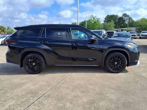 Midnight Black 2024 Toyota Highlander XSE