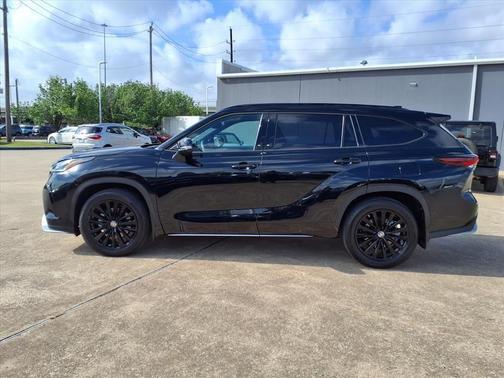 Midnight Black 2024 Toyota Highlander XSE