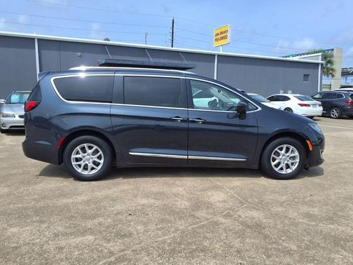 Maximum Steel Metallic Clearcoat 2020 Chrysler Pacifica Touring L