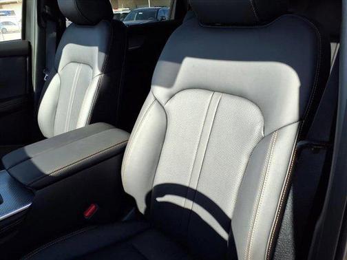 Zircon Sand Metallic 2026 Mazda CX-70 3.3 Turbo Preferred