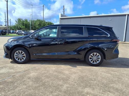 Midnight Black 2023 Toyota Sienna LE