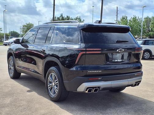 Mosaic Black Metallic 2025 Chevrolet Traverse LT