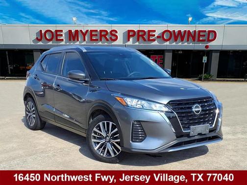 2022 Nissan Kicks SV