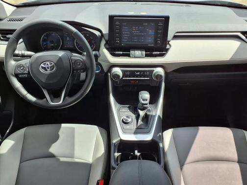 2022 Toyota RAV4 Hybrid XLE Premium