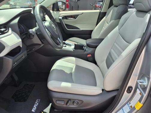 2022 Toyota RAV4 Hybrid XLE Premium