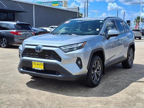 2022 Toyota RAV4 Hybrid XLE Premium