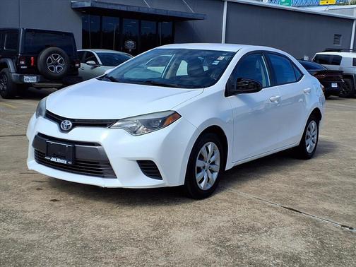Super White 2016 Toyota Corolla LE