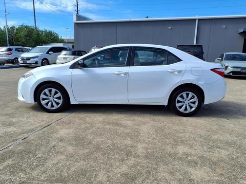 Super White 2016 Toyota Corolla LE
