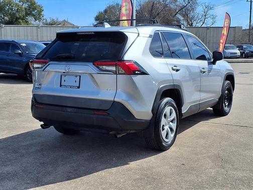 2020 Toyota RAV4 LE
