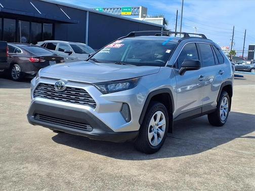 2020 Toyota RAV4 LE